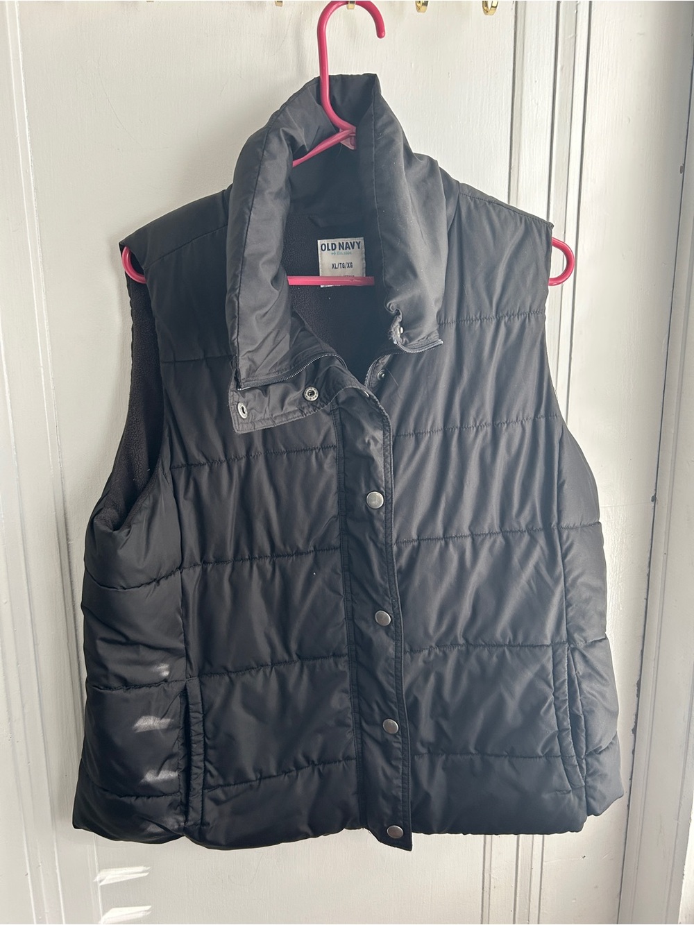 Old Navy Black Quilted Puffer Vest with Snap Closure